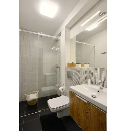 Plomnica Apartment *